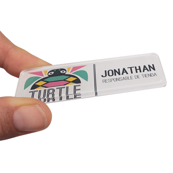 Placa identificativa con nombre y logotipo