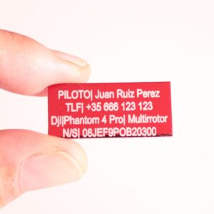 Placa identificativa drone grabada en aluminio rojo