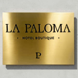 Placa de latón grabada
