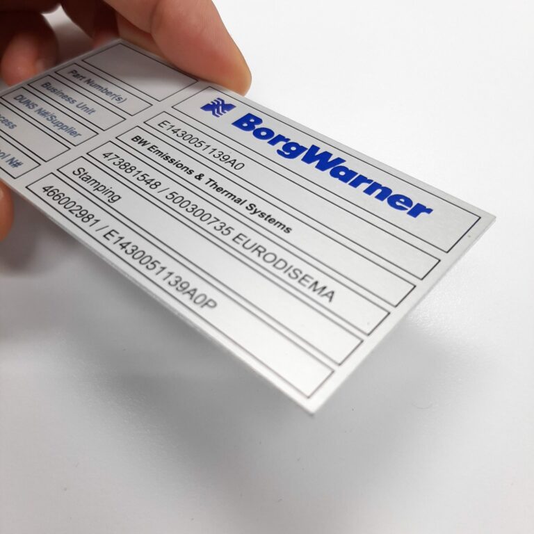 Placa de características para motores