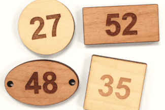 Placas numeradas de madera