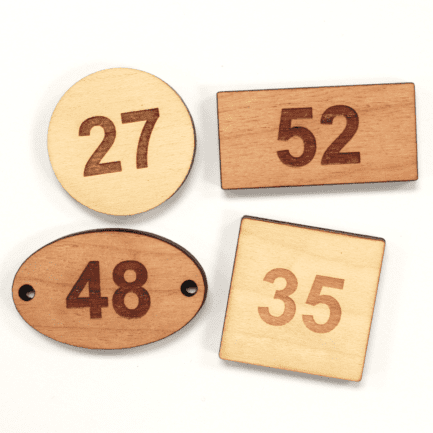 Placas numeradas de madera