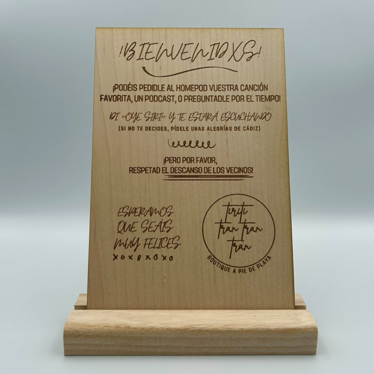cartel de madera personalizado. Con peana para sobremesa