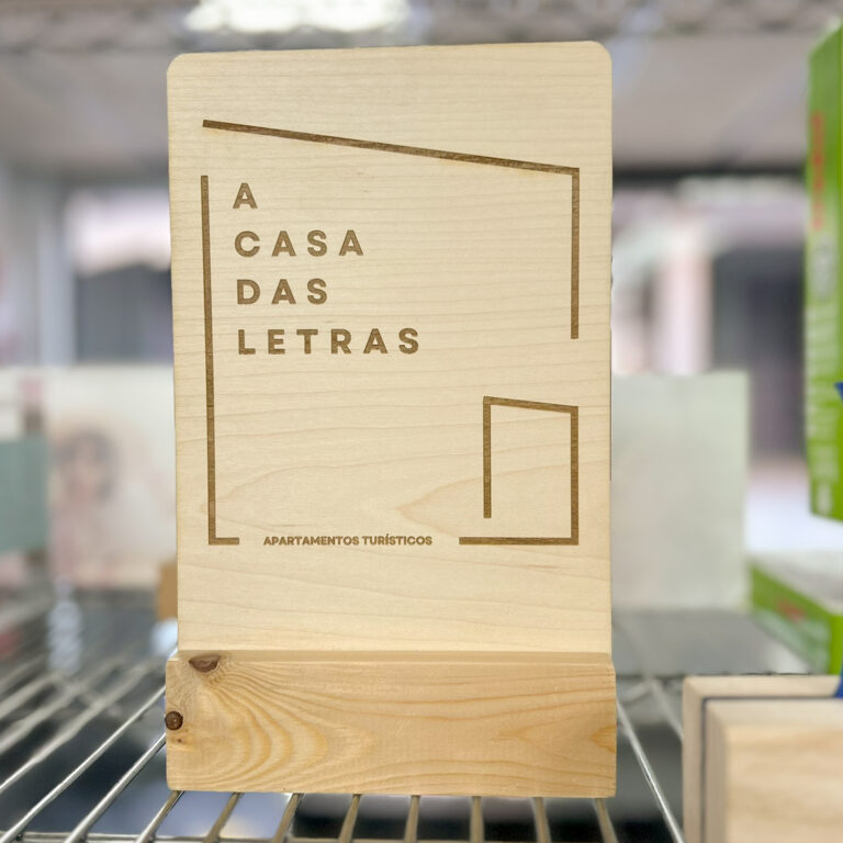 cartel sobremesa peana grabado laser menu portamenus soporte