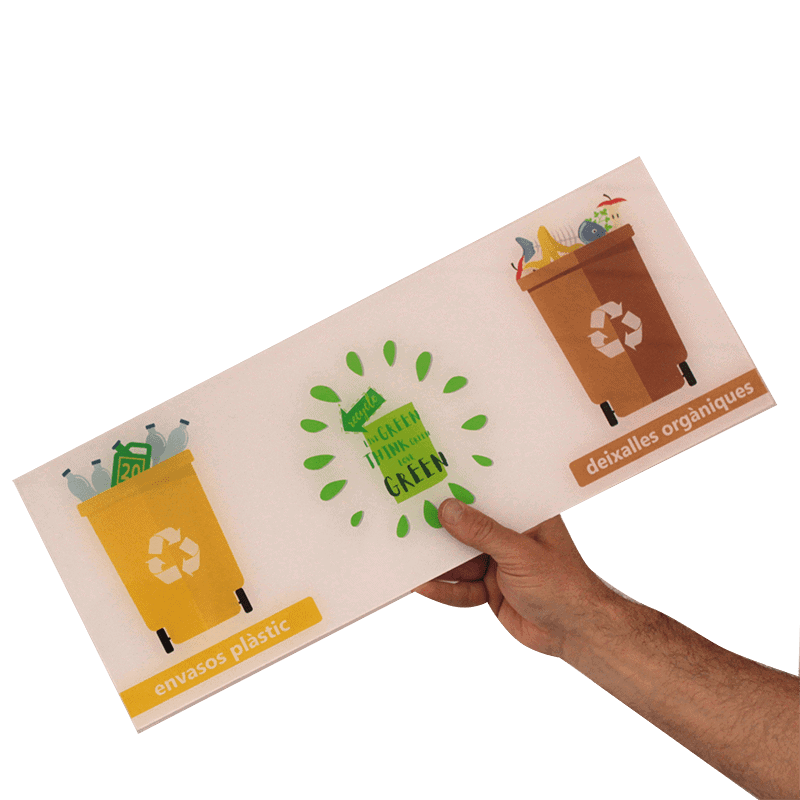 Diferentes materiales y acabados de placas identificativas de personal