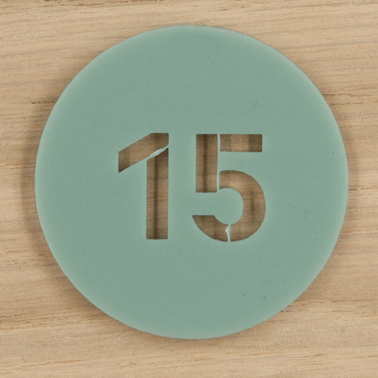 Placas numeradas de metacrilato para taquillas